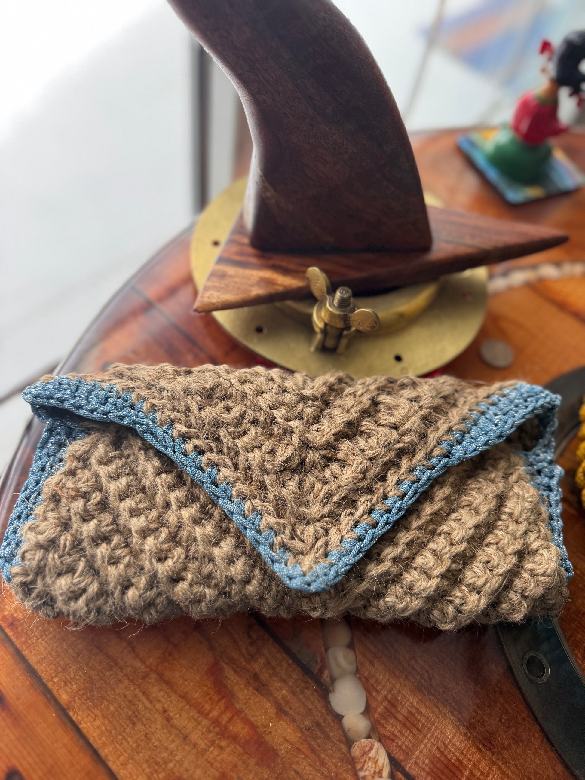 Diamond Jute clutch